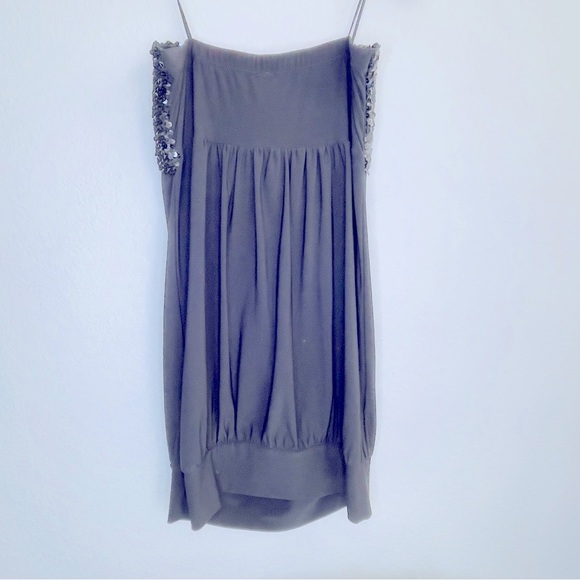 WINDSOR Chic Sleeveless dress or top with sequins perfect for the holiday - Picture 2 of 8